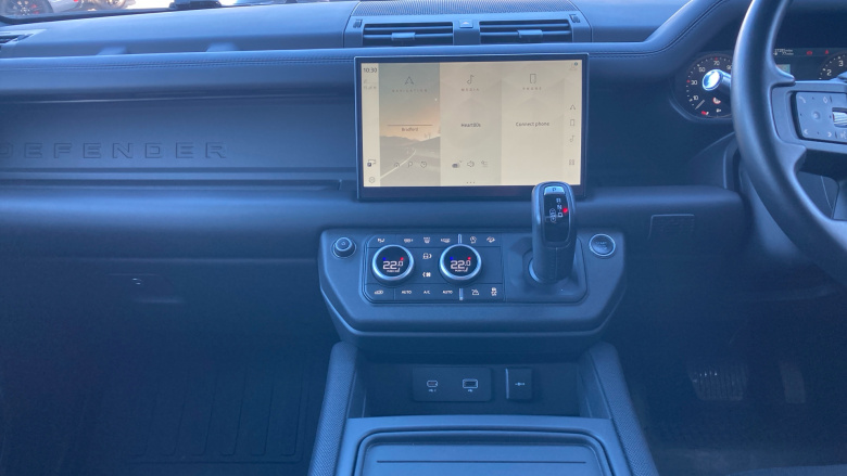 Land Rover Defender 2.0 P300 X-Dynamic HSE 90 3dr Auto Petrol Estate